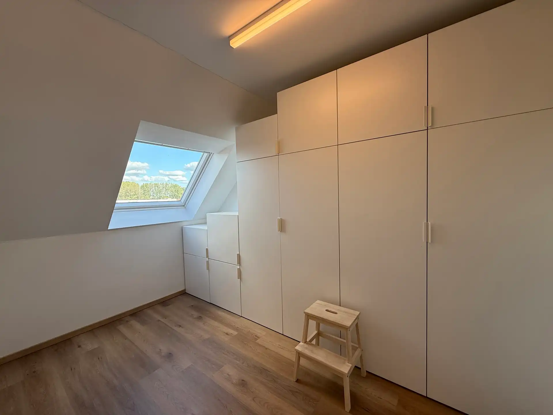 BURST - Lichtrijk BEN-appartement in recente residentie. foto 15