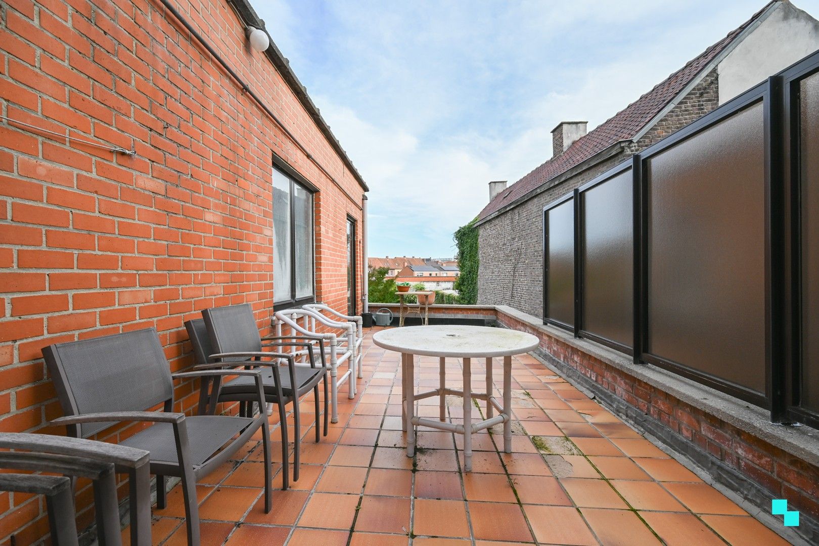 Ruime woonst met tal van mogelijkheden nabij centrum Izegem foto 20