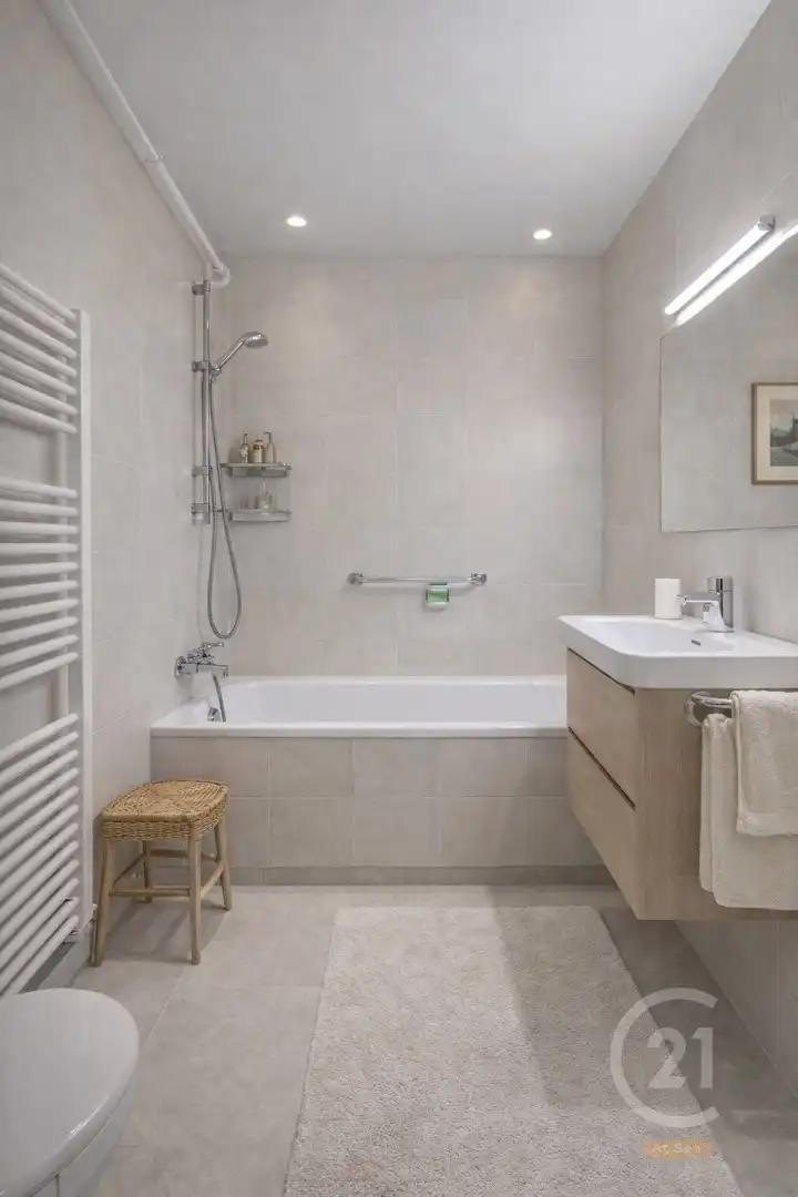 Te Renoveren Appartement in Westende – 3 Slaapkamers foto 18