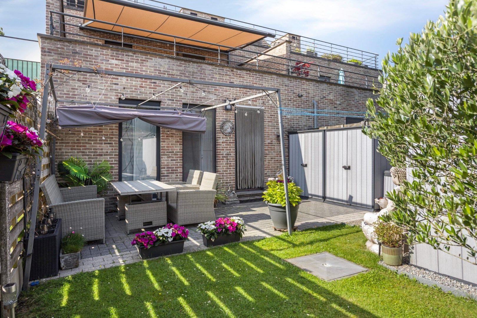 Verzorgd gelijkvloers appartement met tuin vlakbij het centrum foto 20