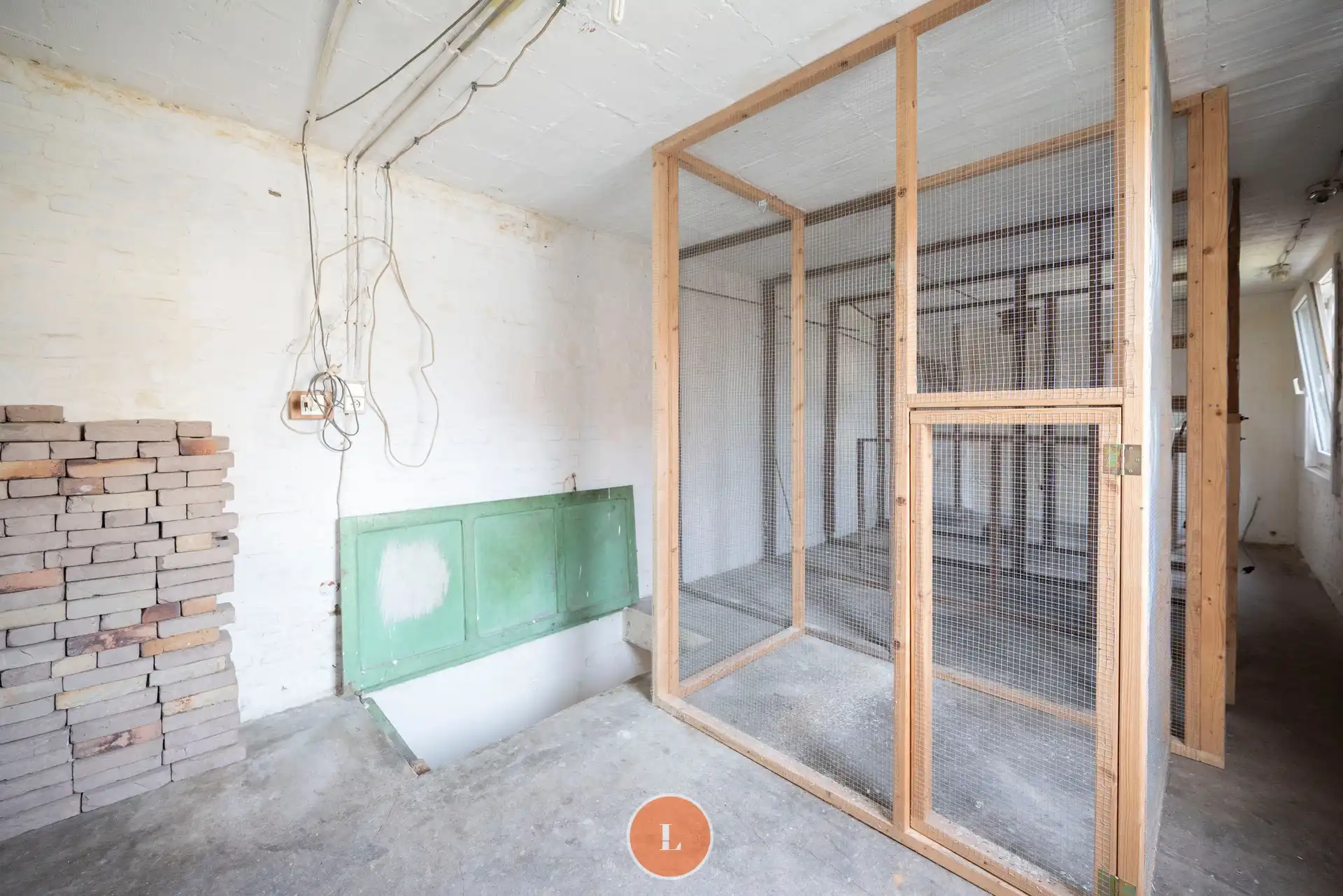 Op te frissen woning met 4 slaapkamers en tuin in Menen foto 16