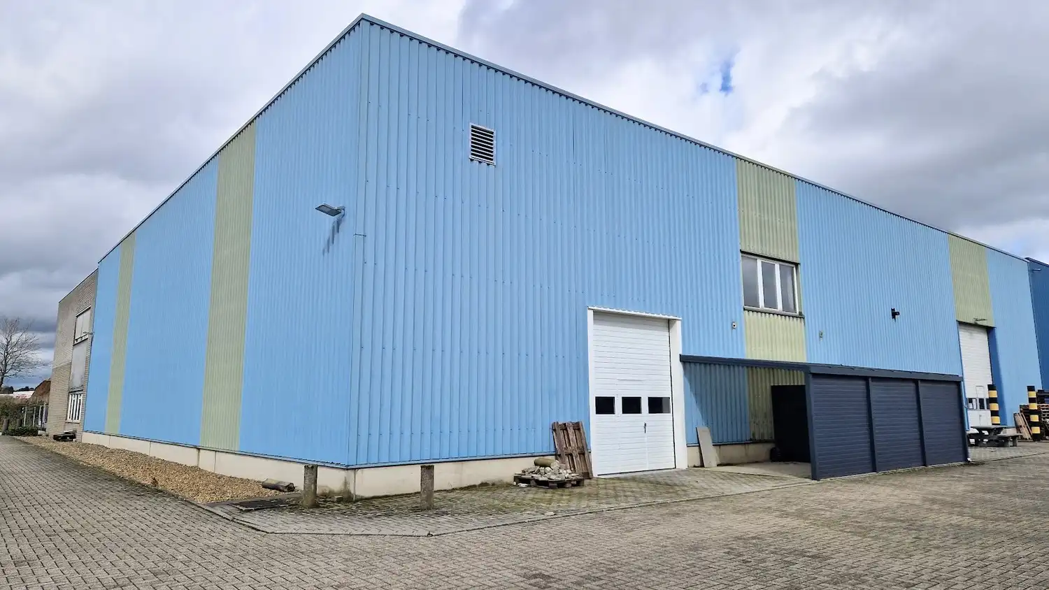 500m² kantoren met 350m² magazijn foto 17