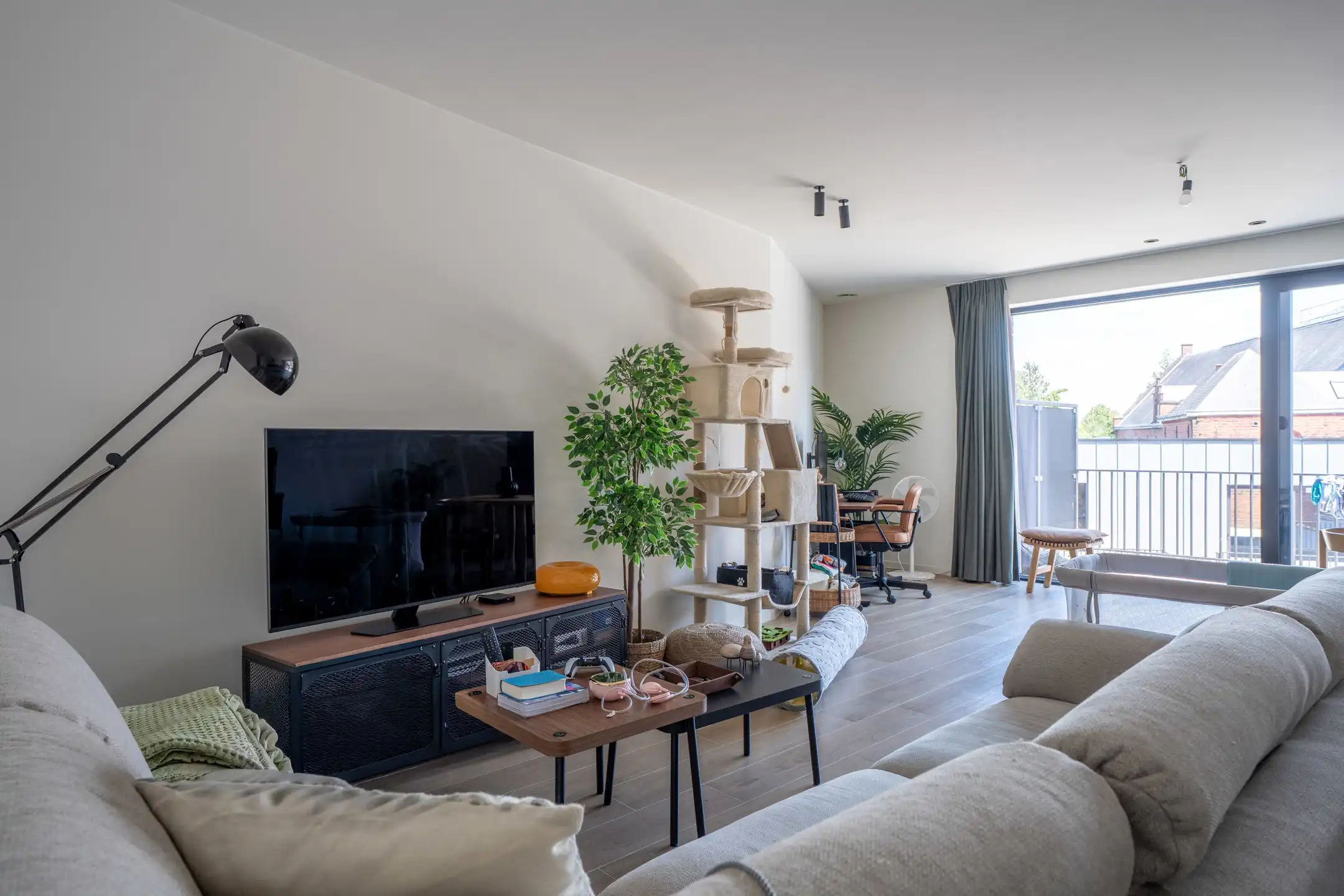 Knap en licht appartement op de 2e verd. met 2 terrassen foto 33