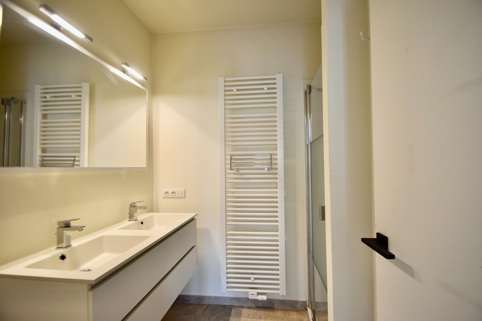 Lumineus en luxueus hoekappartement in een villaresidentie in Duinenwater. foto 9