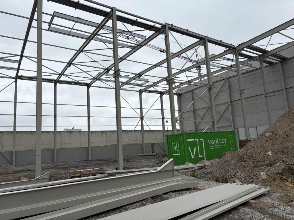 Logistieke bedrijfshal - 4069 m² - met mogelijkheid tot 1200 m² kantoren. Superligging! foto 8