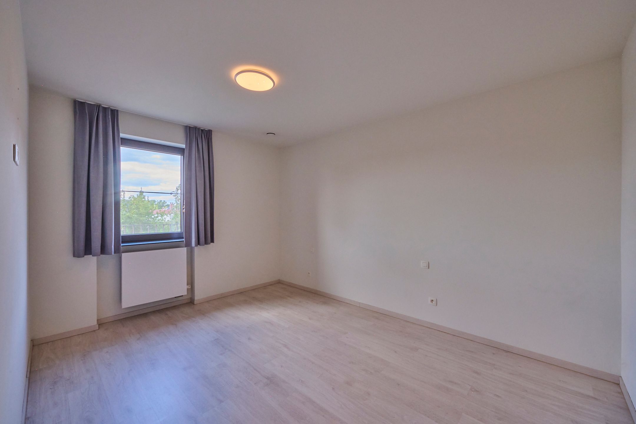 Energiezuinig, recent 2 slpk appartement + parking + berging foto 7