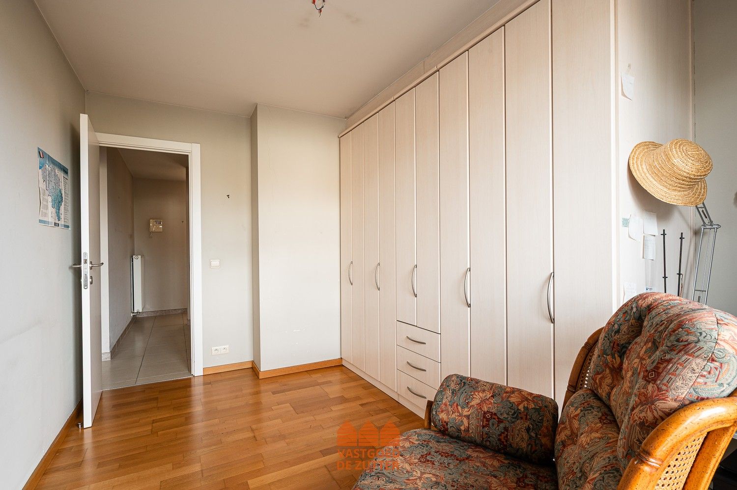 Lichtrijk appartement met twee terrassen en ondergrondse staanplaats te Eeklo foto 11