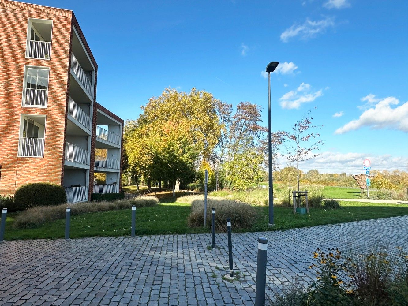 Modern appartement met 2 slaapkamers, aangenaam terras & autostaanplaats in Lier! foto 14