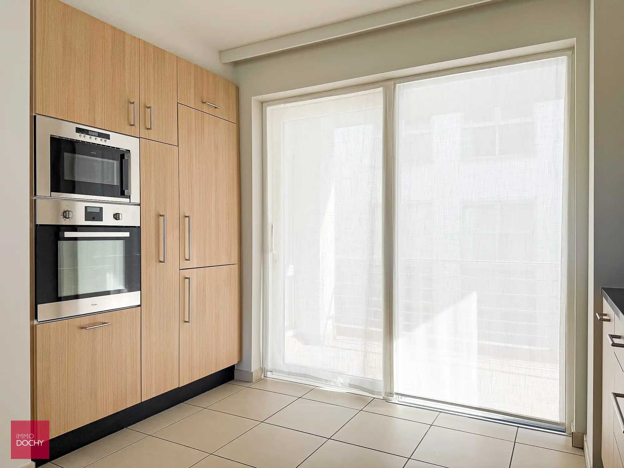 Volledig opgeschilderd ruim appartement op mooie ligging | Potegemstraat foto 3