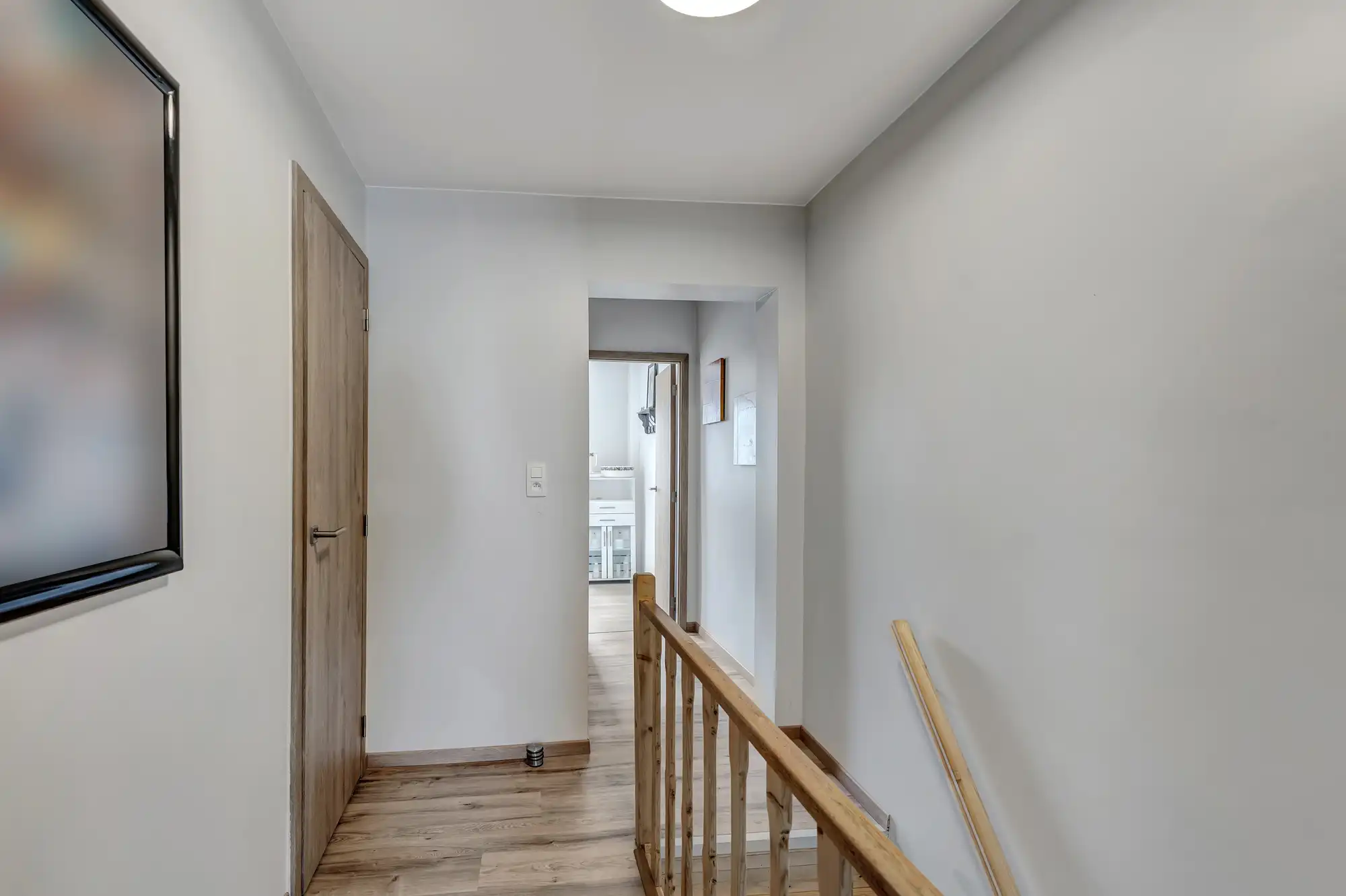 Compleet gerenoveerde woning met terras te Roosdaal foto 8