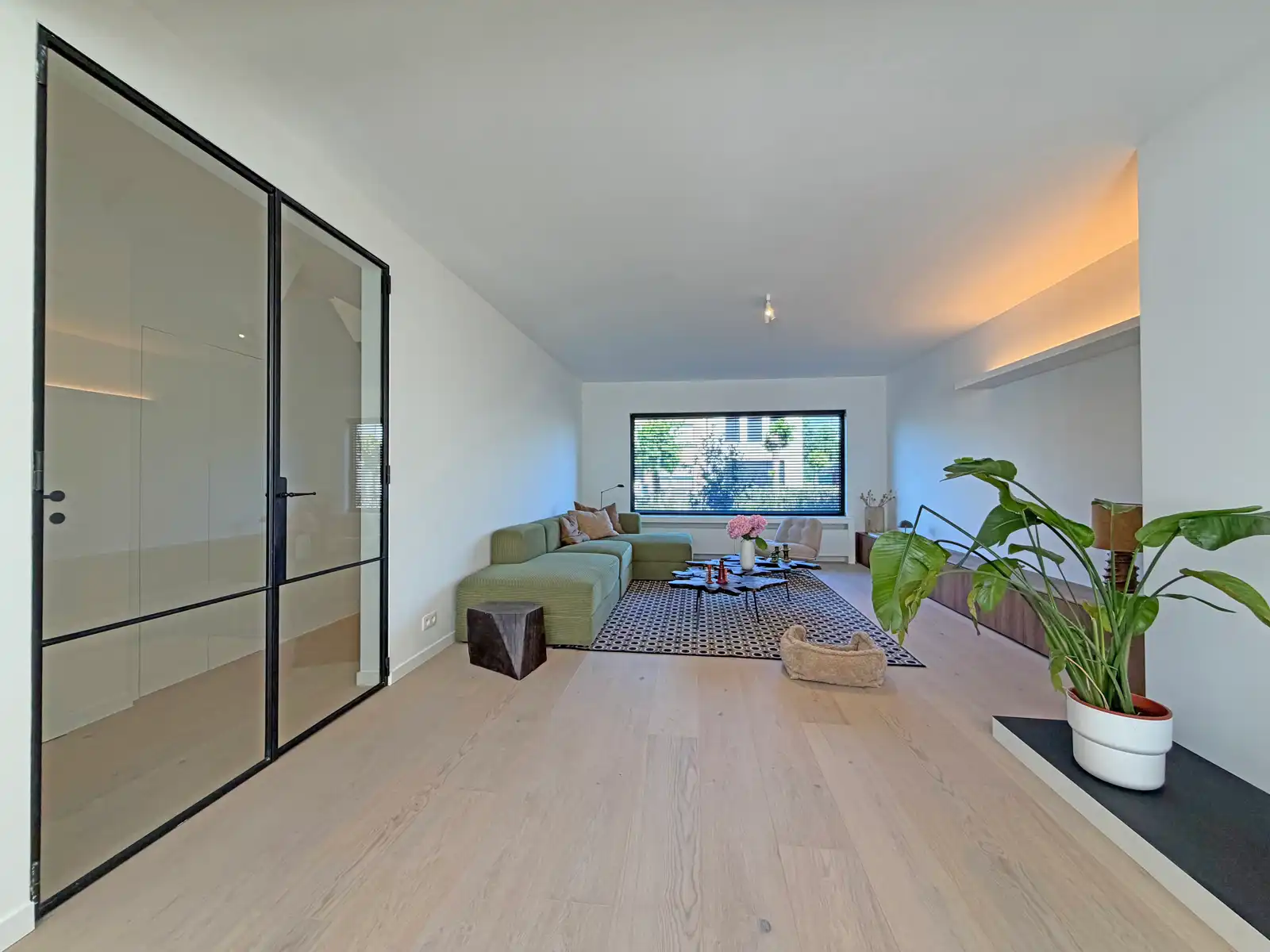 Stijlvol gerenoveerde woning met 4 slaapkamers foto 4