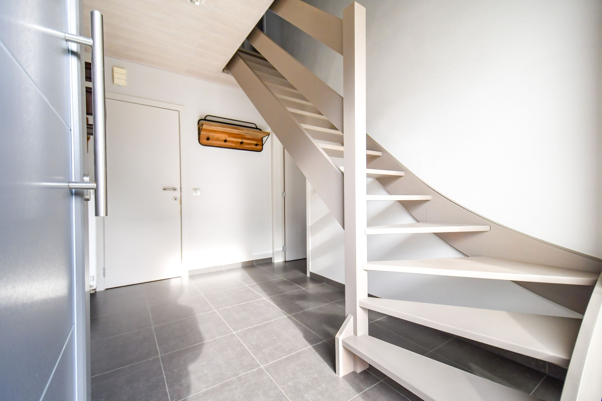 Energiezuinige gezinswoning met 4 slaapkamers en zonnige tuin in Maria-Aalter foto 12