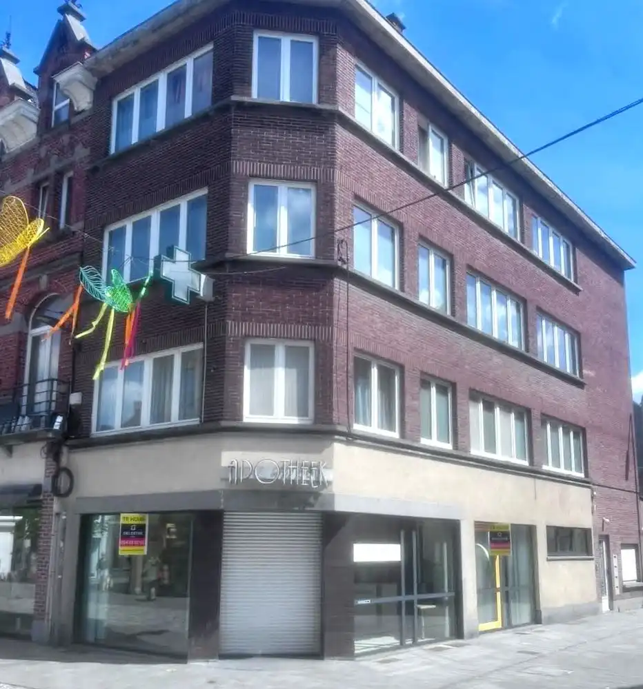 UITSTEKEND GELEGEN HOEKLOCATIE MET INDRUKWEKKENDE GEVELBREEDTE foto 6