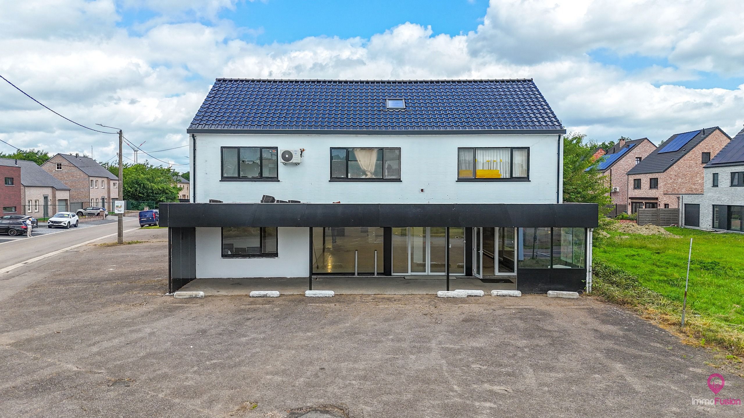 Handelspand met 2 studio’s op toplocatie in Heusden-Zolder! foto 3