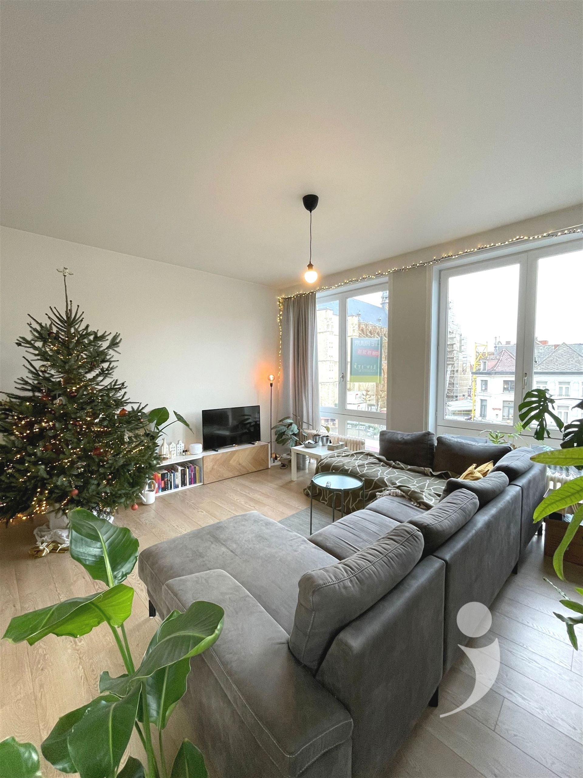 appartement met prachtig uitzicht foto {{pictureIndex}}