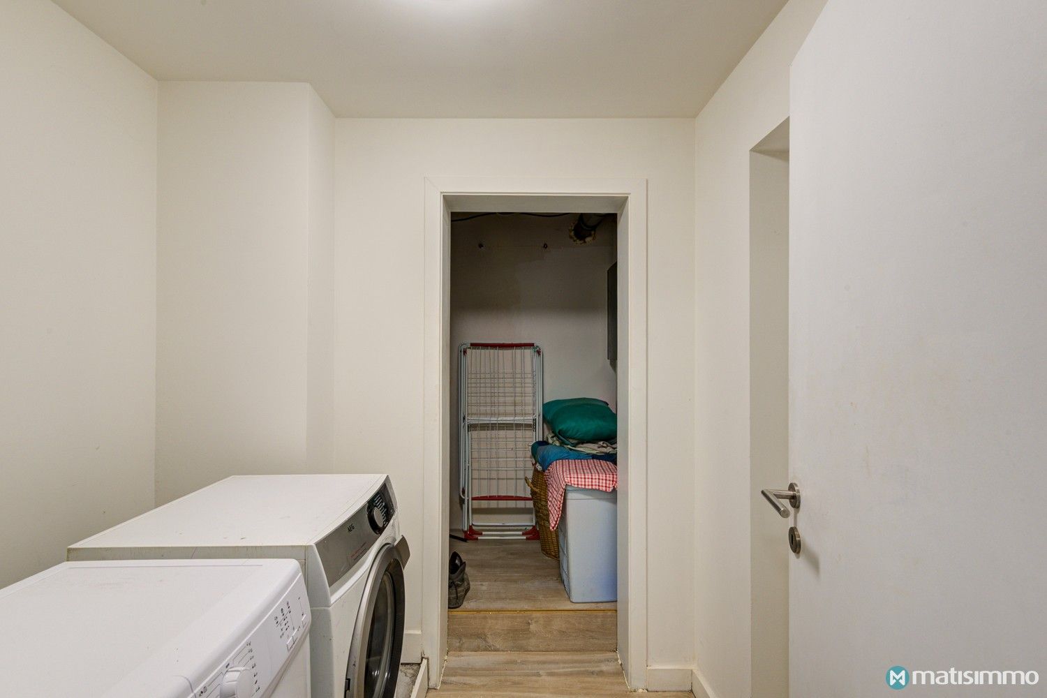 GERENOVEERD, INSTAPKLAAR GELIJKVLOERS APPARTEMENT MET 2 SLAAPKAMERS OP RUSTIGE LIGGING IN AS foto 21
