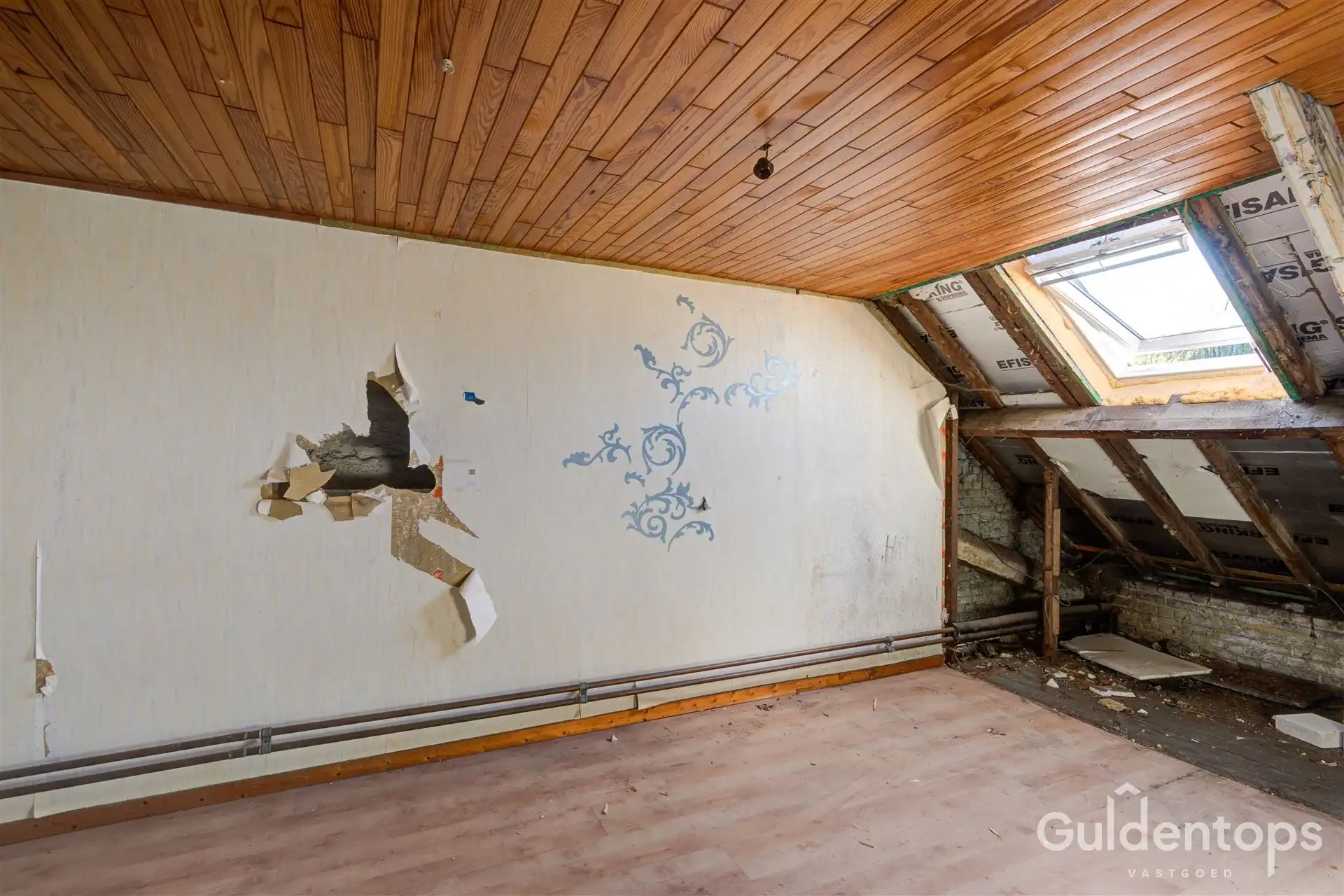 Te renoveren gezinswoning met 3 slaapkamers en grote tuin. foto 37