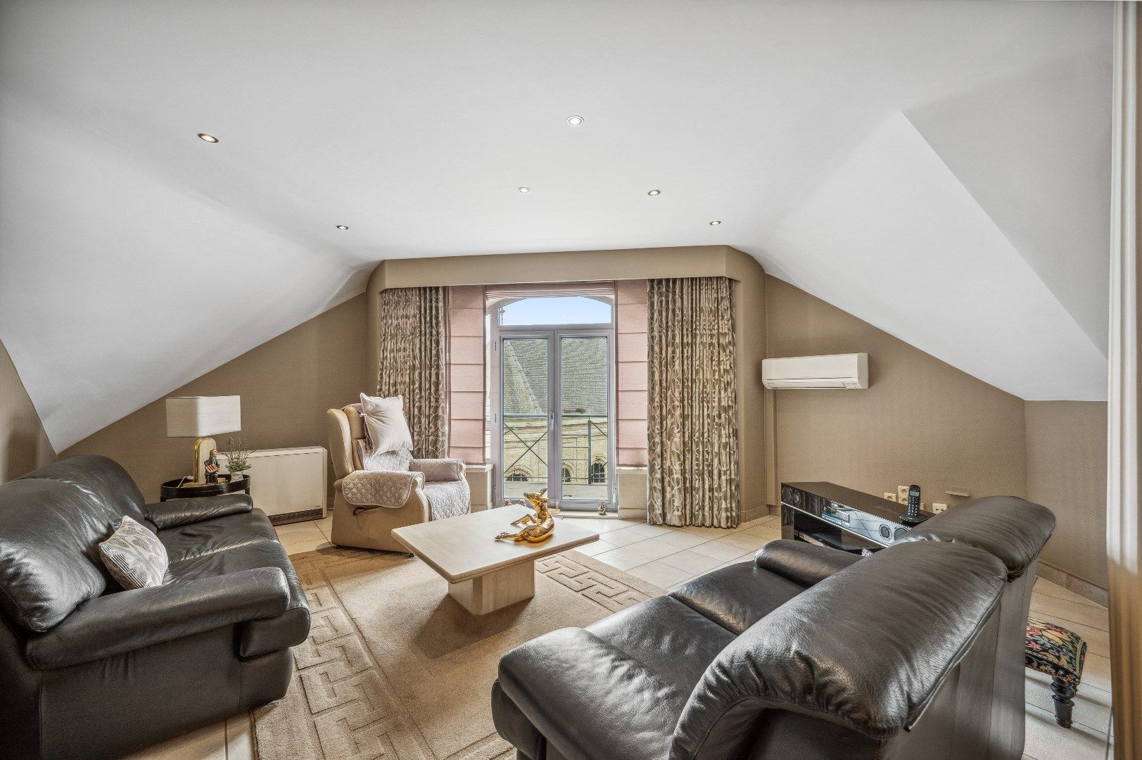 Instapklaar appartement te centrum Tienen foto 3