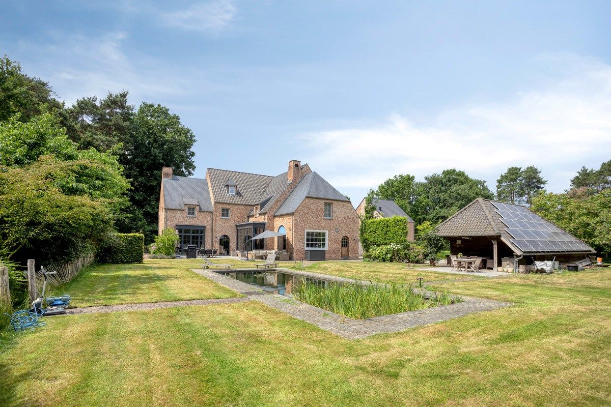 Exclusieve villa met oa 5 slaapkamers en verwarmde zwemvijver  op 2.070 m². foto 33