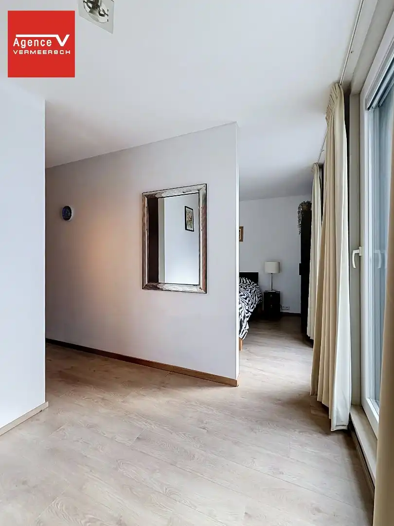 Lichtrijk woonappartement met ruim terras vlak bij zee.  foto 16
