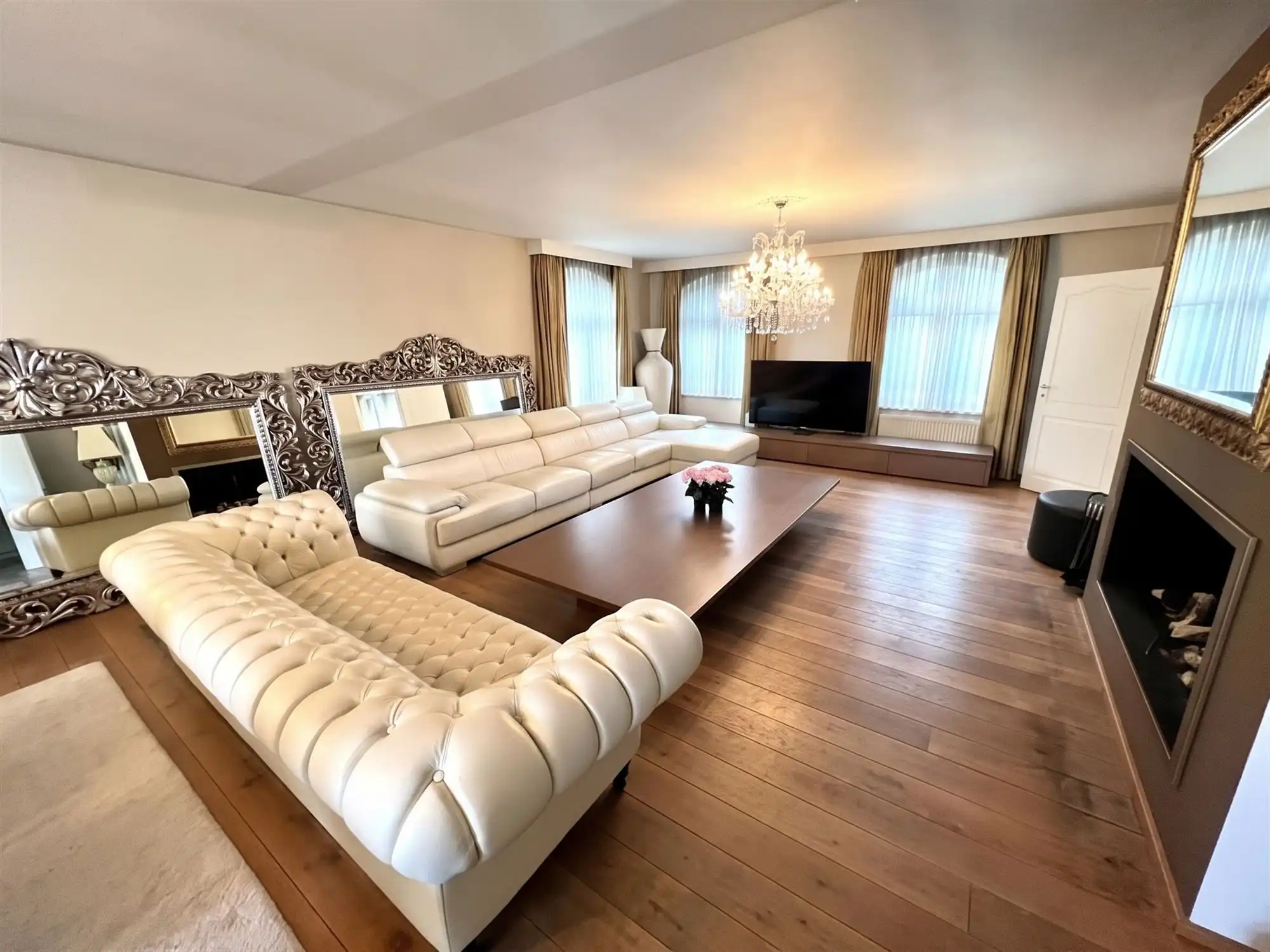 Prachtige villa met 9 slaapkamers en buitenzwembad foto 11