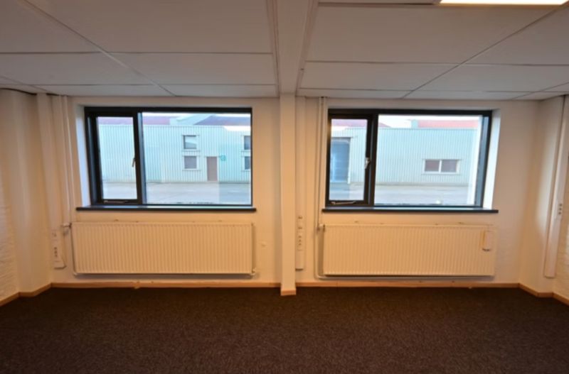 Magazijn te huur foto 4