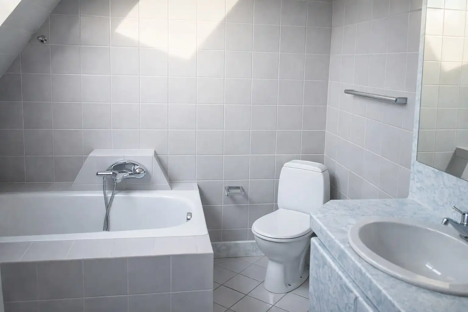 ALLEENSTAANDE GEZINSWONING MET 3 SLPKS EN TUIN foto 7