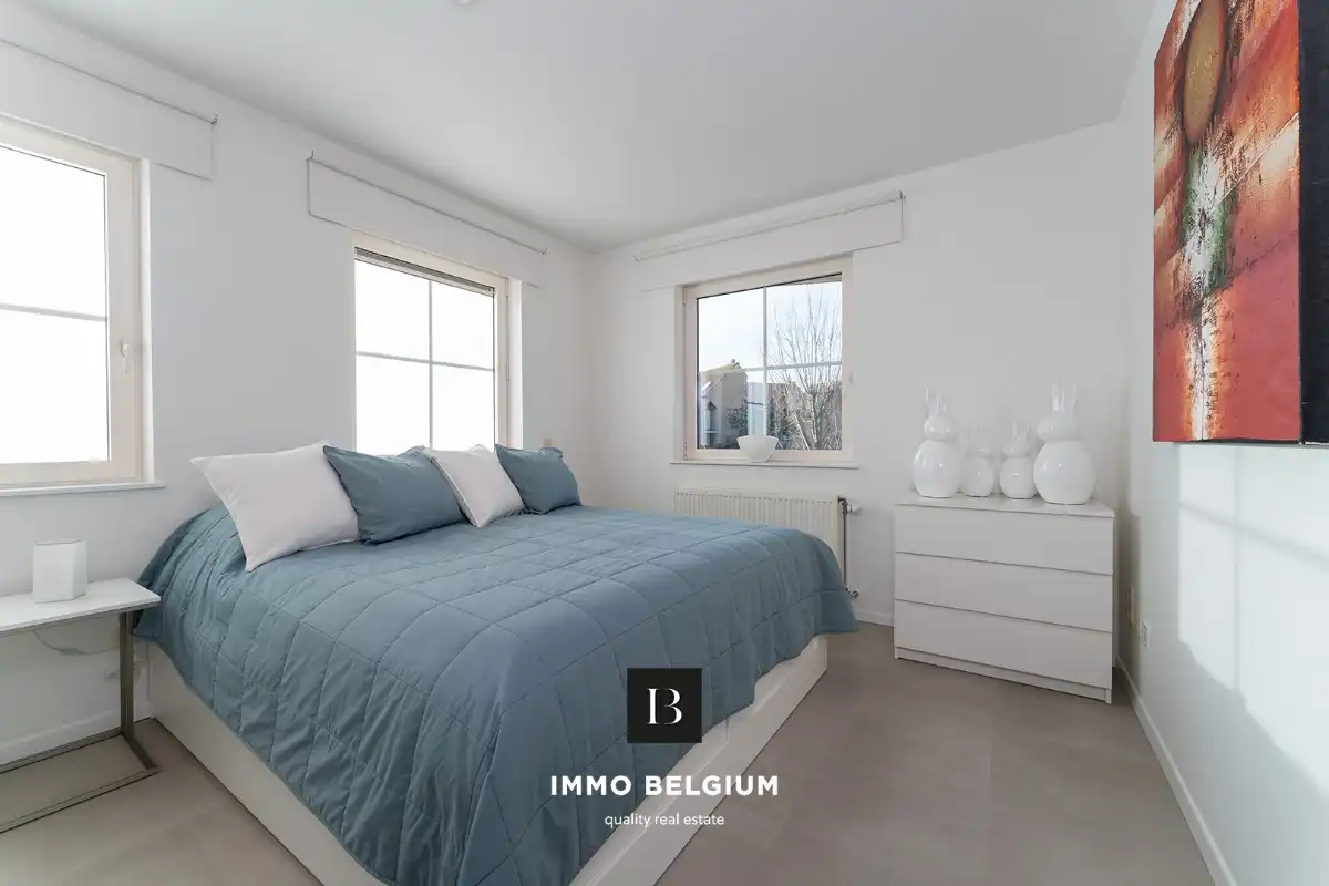 Zeer ruim appartement (133m²) met garagebox foto 11