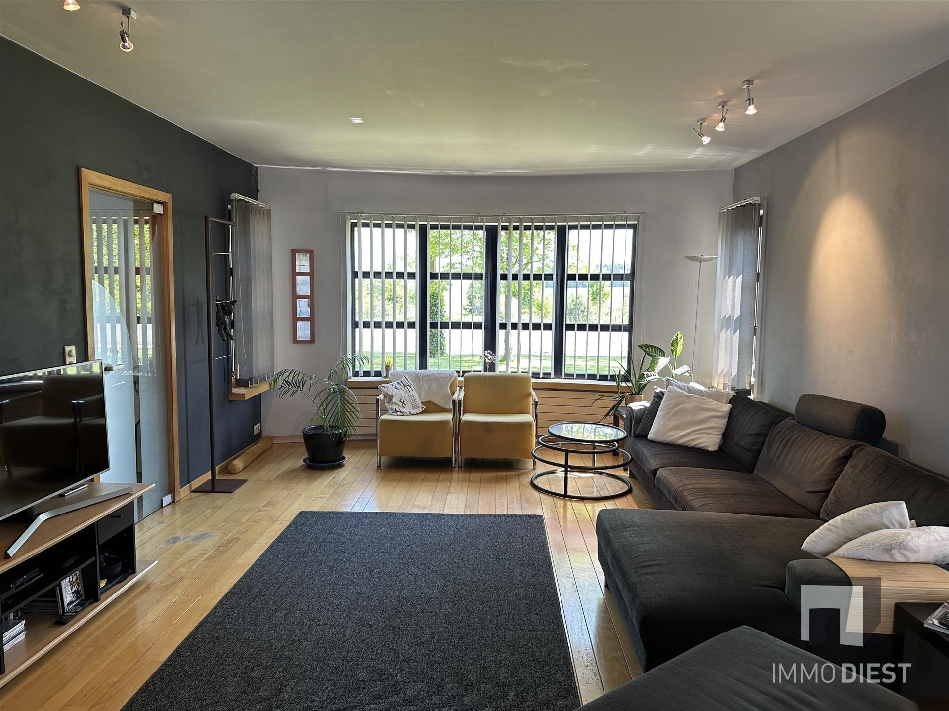 Instapklare woning met zicht op agrarisch gebied - bureau + 3 slpks foto 6