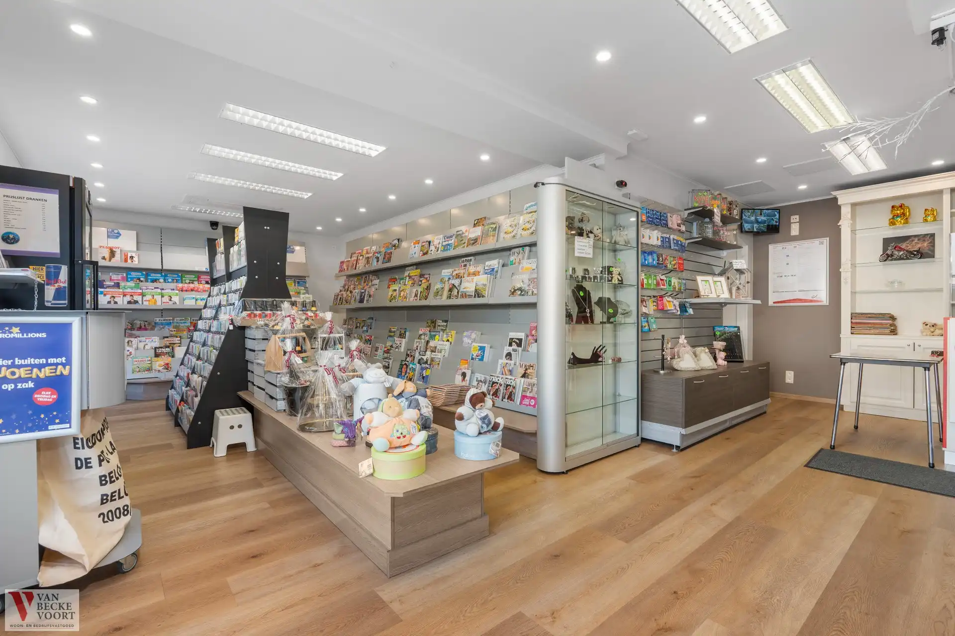 Huis aan invalsweg Oostende foto 3