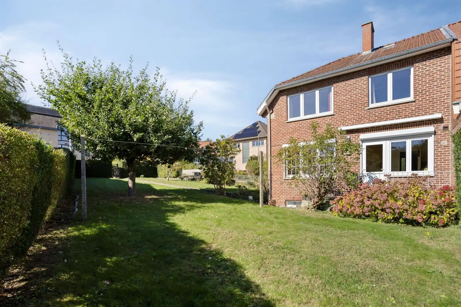 Charmante driegevelwoning  foto 12