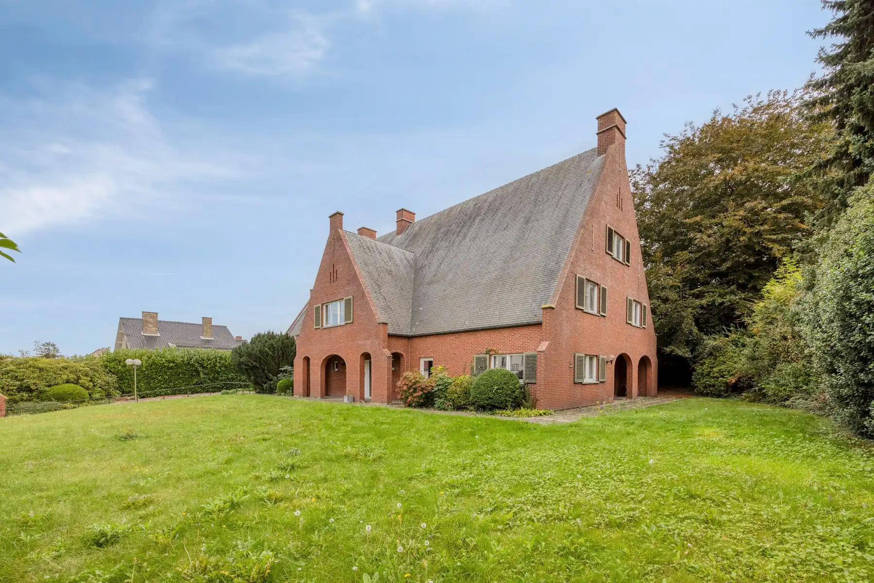 Karaktervolle villa met uitzonderlijk veel ruimte en tal van mogelijkheden foto 3