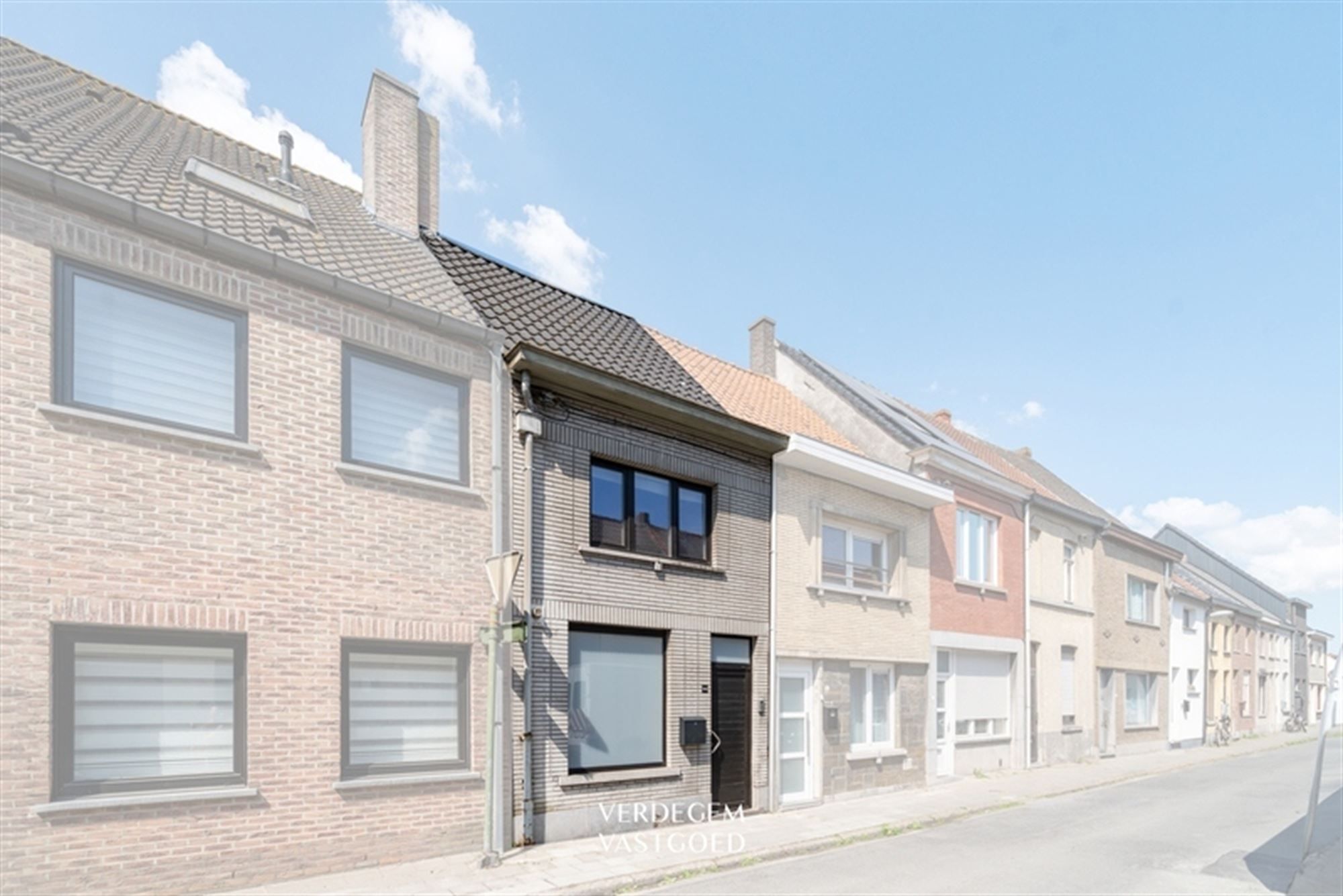 Knap gerenoveerde rijwoning met 2+1 slaapkamers en stadstuin met uitweg foto 17