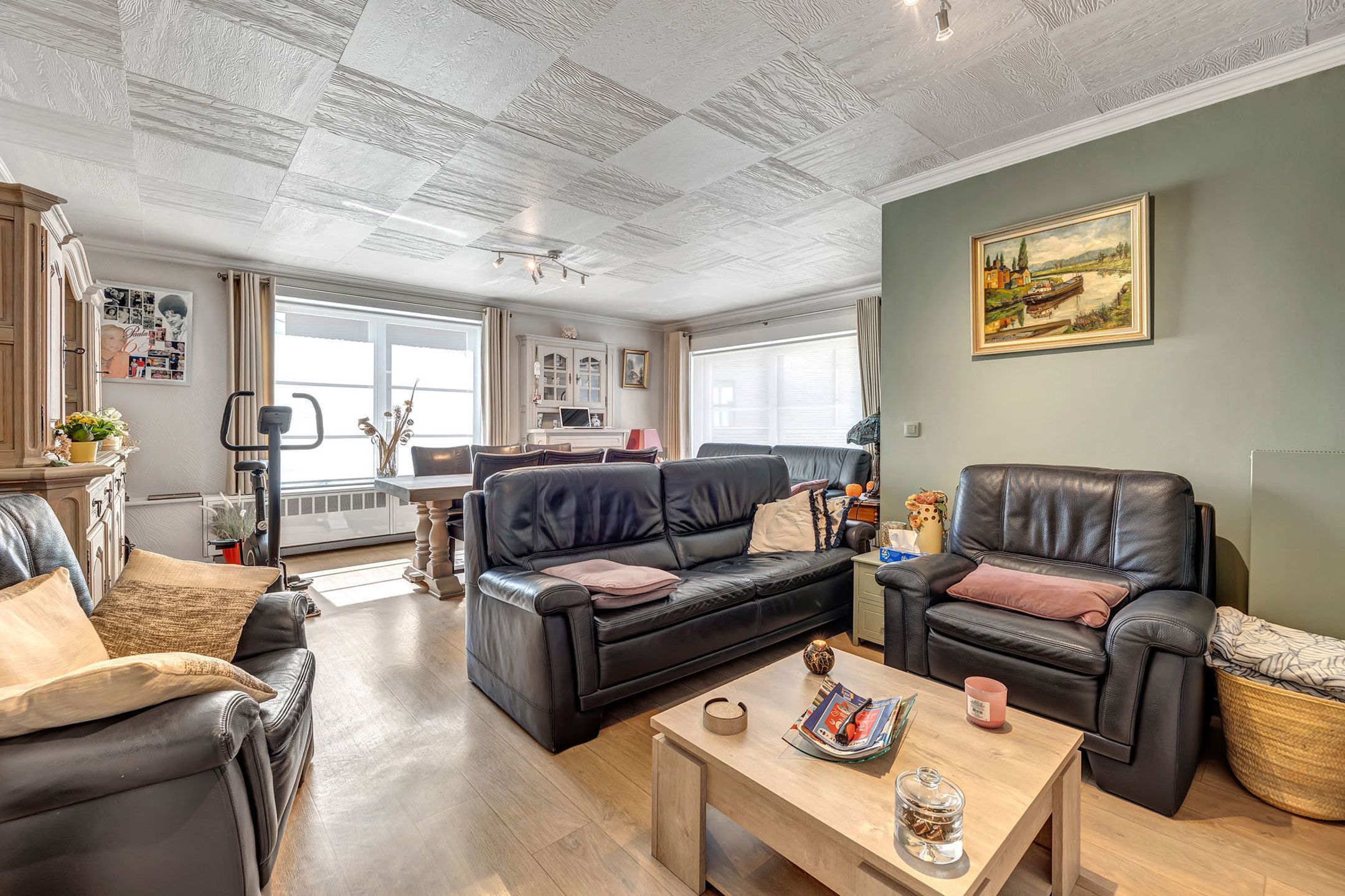 Ruime woning met praktijkruimte in rustige straat te Okegem foto 6