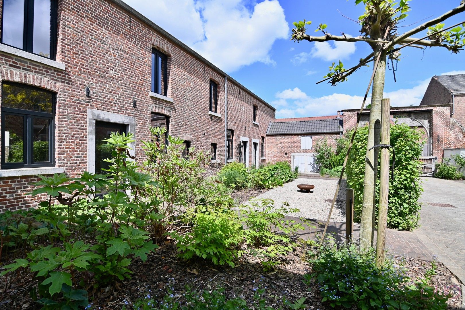 Exclusieve charmante vierkantshoeve in Gingelom met 5 slaapkamers,  drie afzonderlijke vakantiewoningen, grote schuur en achterliggende weide foto 47