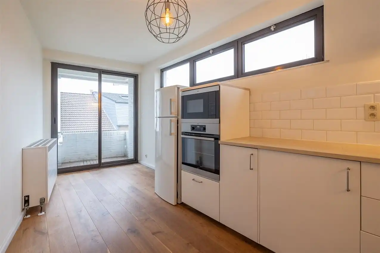 Instapklaar, volledig gerenoveerd appartement met twee terrassen foto 11