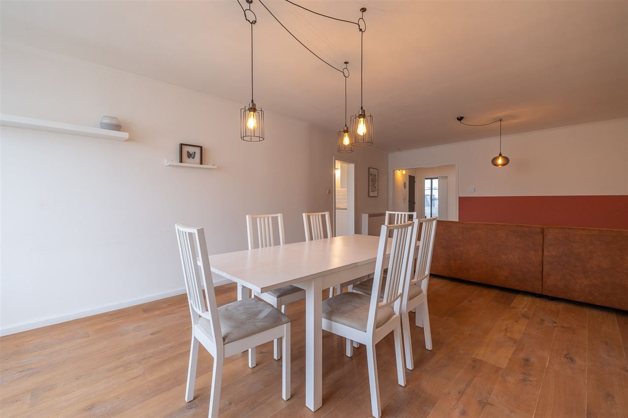 Gerenoveerd tweeslaapkamerappartement foto 11