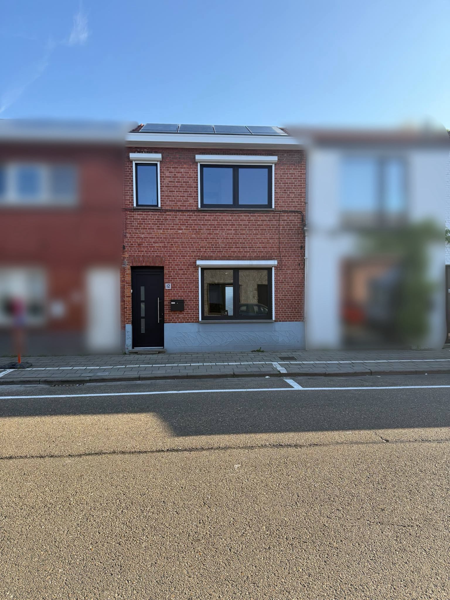 Exclusieve, energiezuinige woning met hoogstaande afwerking in Hasselt foto {{pictureIndex}}