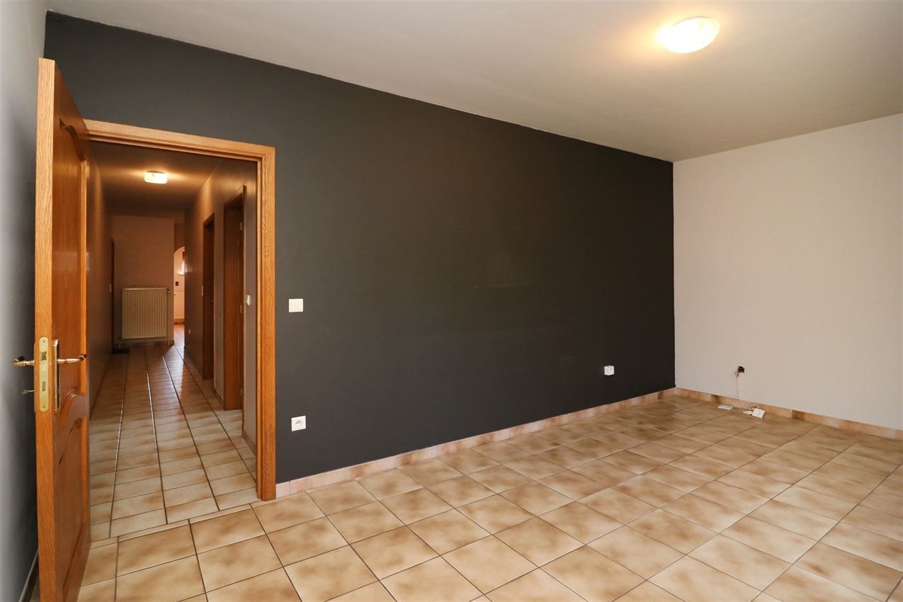 Label c, mooi gelegen landhuis, zonnige leefruimte foto 28