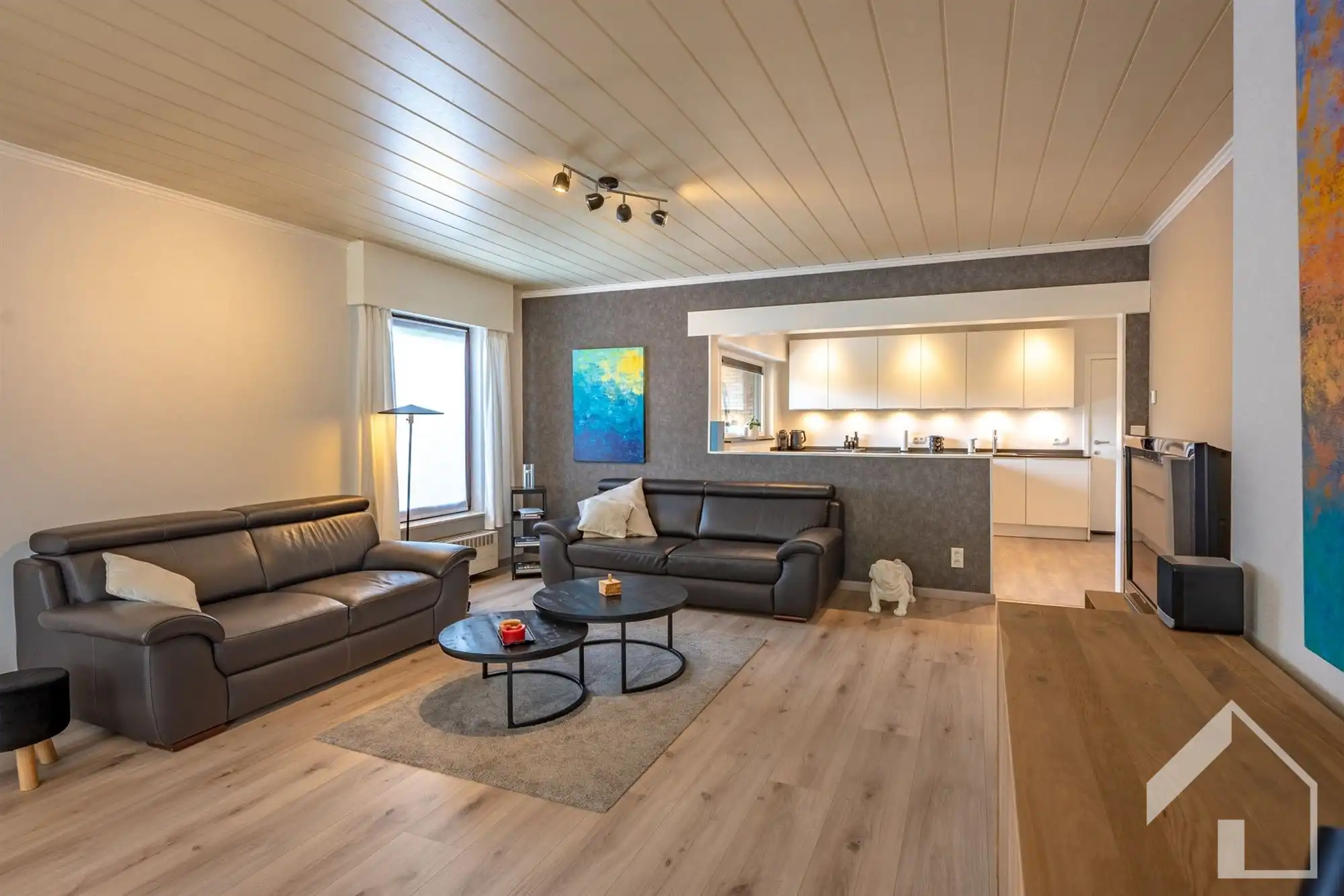 Ruime gelijkvloerse woning met 3 slaapkamers en garage foto 4