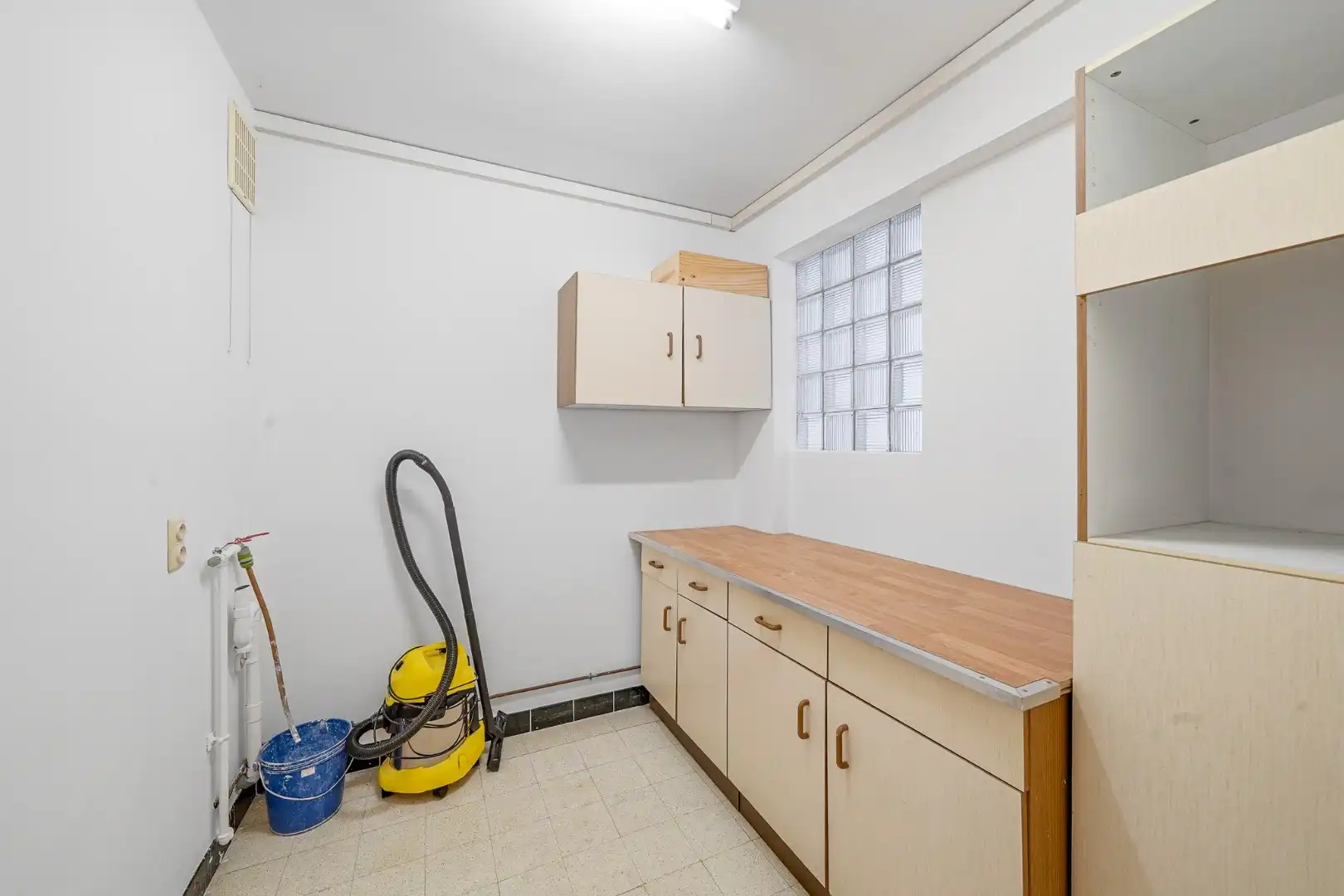 Instapklaar appartement met 2 slaapkamers te Oostende foto 8