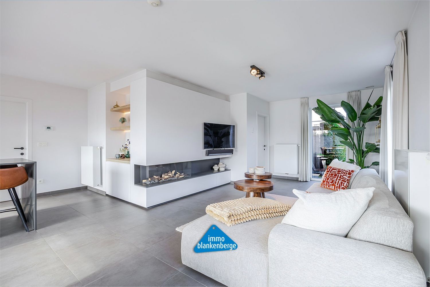 Recente halfopen woning met hoogwaardige afwerking in Oedelem foto 6