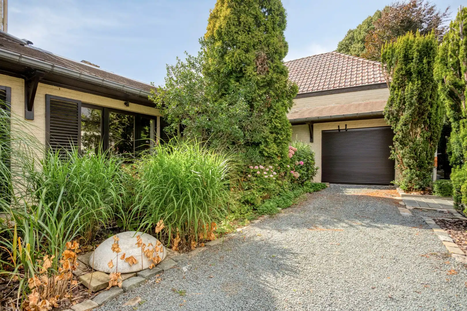 Ruime woning met handelsruimte en tuin in het rustige Vreren foto 3