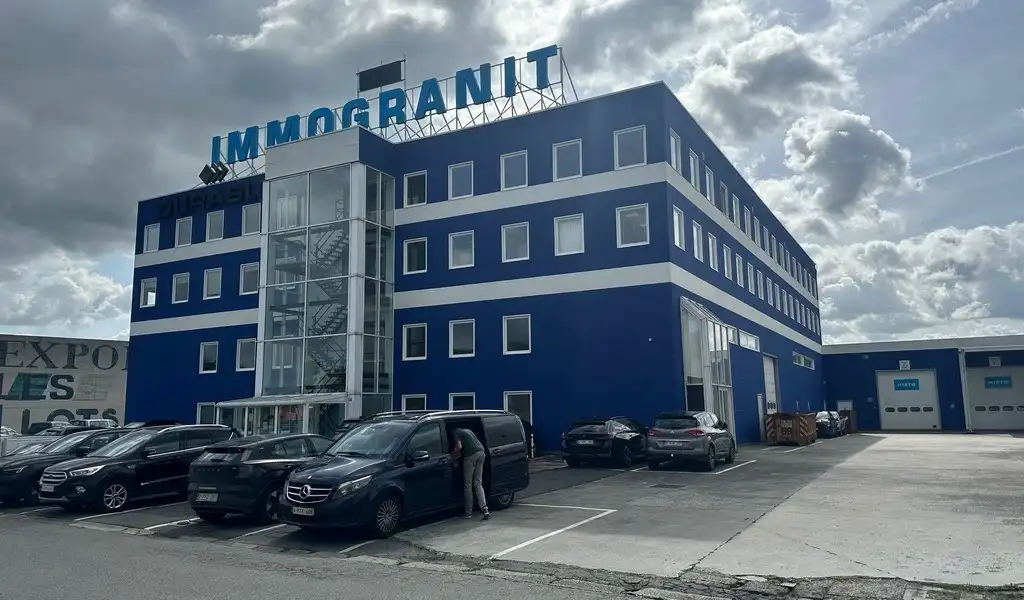 Instapklaar kantoor te huur in Immogranit Building Drongen foto 14