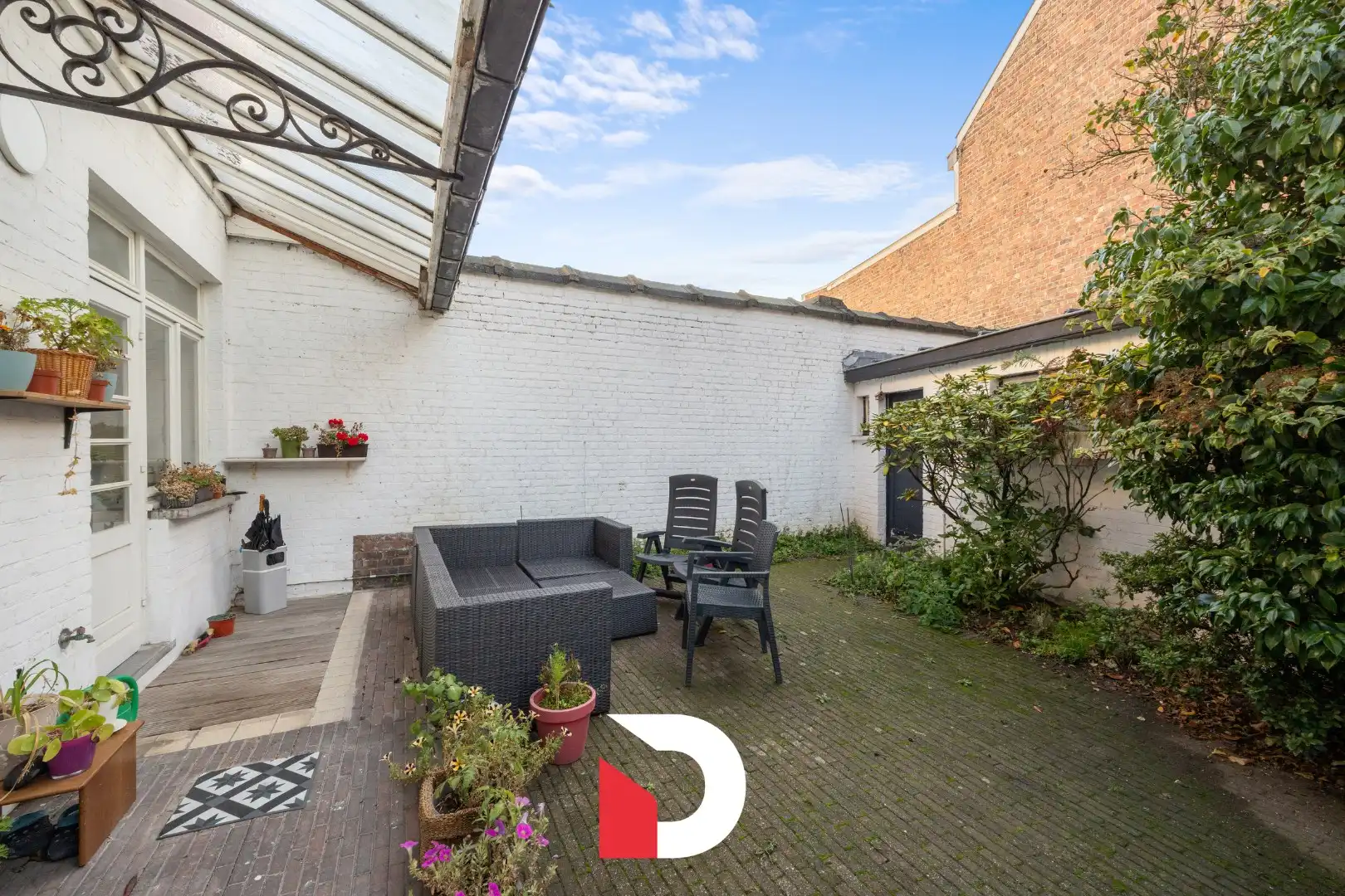 Karaktervolle ruime hoekwoning met garage in centrum Brugge foto 8