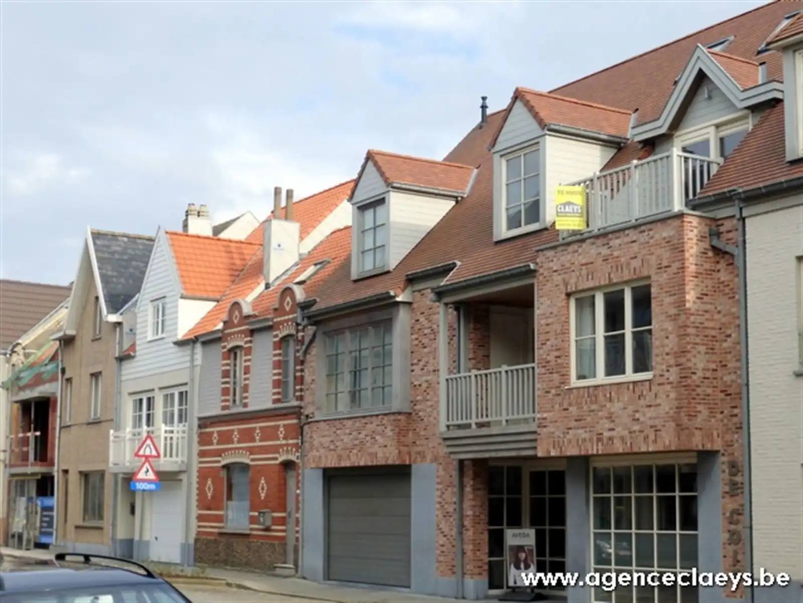 Duplex foto {{pictureIndex}}