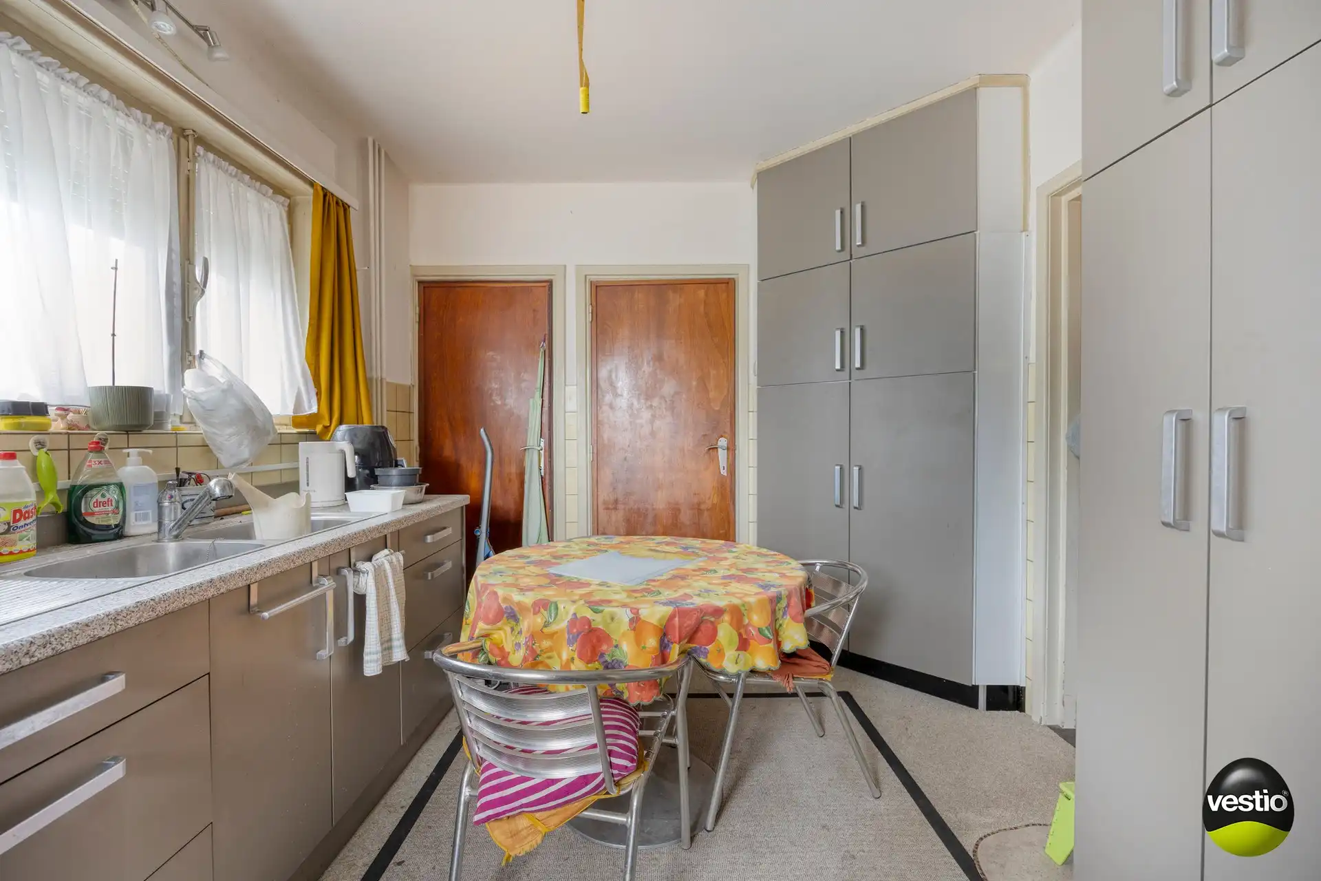 Ruime woning met 3 slaapkamers op vlot bereikbare ligging (Genkersteenweg). foto 9