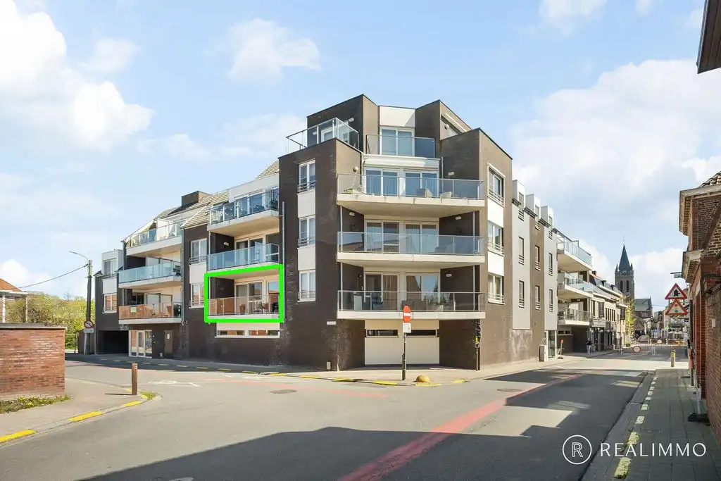 Lichtrijk appartement met twee autostaanplaatsen Avelgem foto {{pictureIndex}}