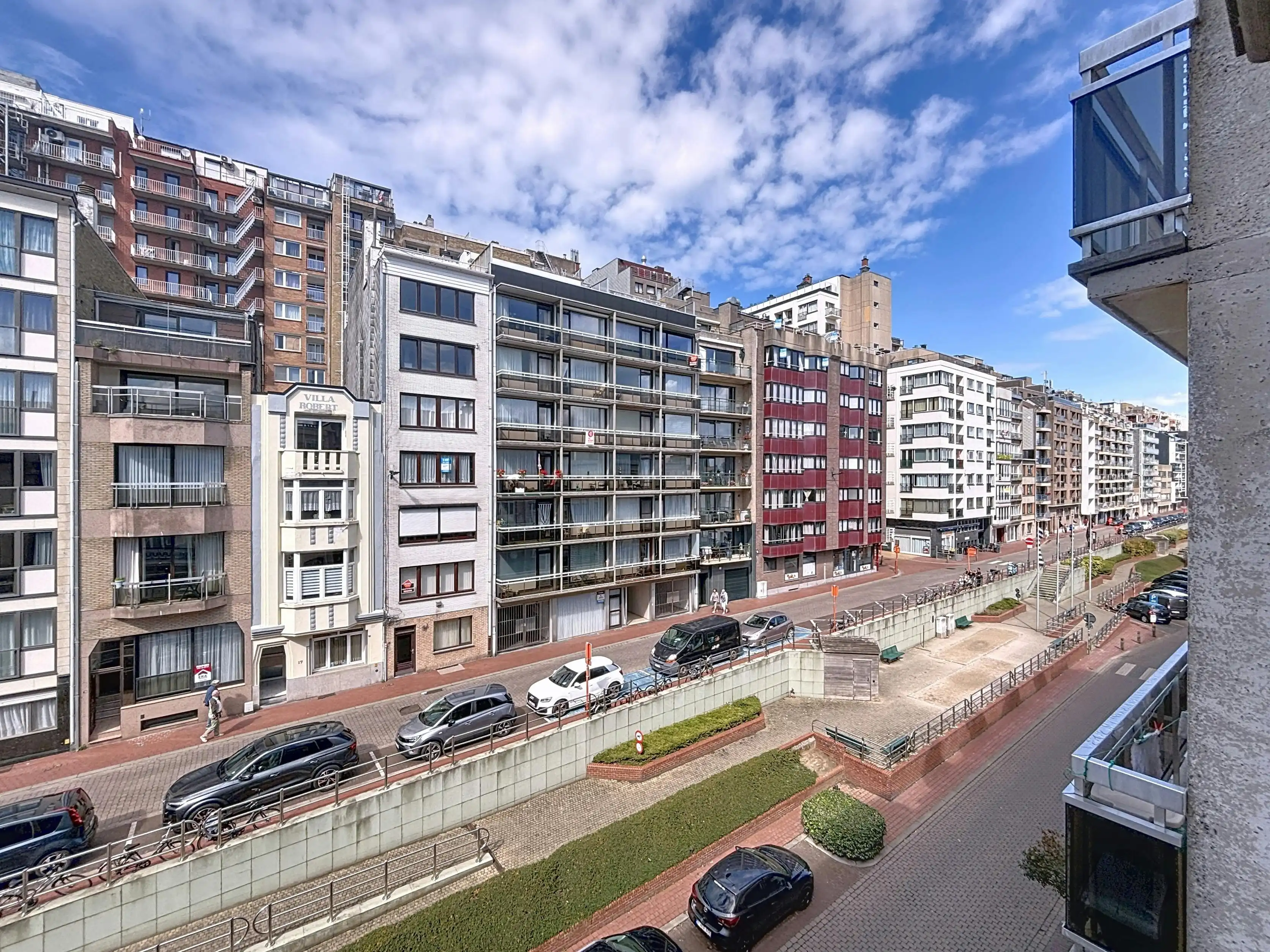 Gerenoveerd appartement op een steenworp van het strand foto 10