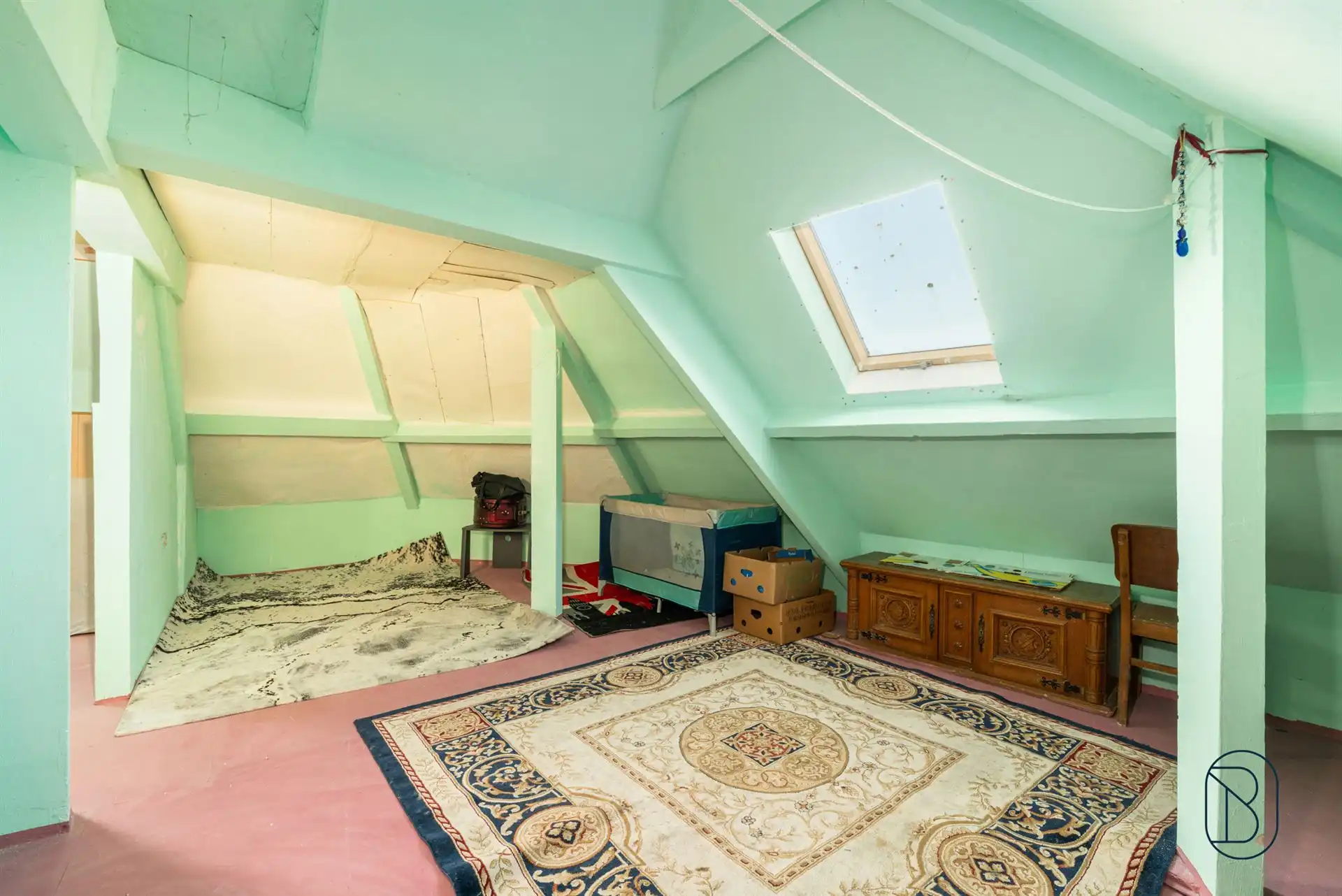 Instapklare woning met 5 slaapkamers en grote garage foto 19